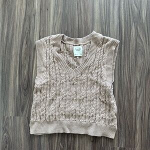 Abercrombie & Fitch V-Neck Cable Knit Sweater Vest - Tan
